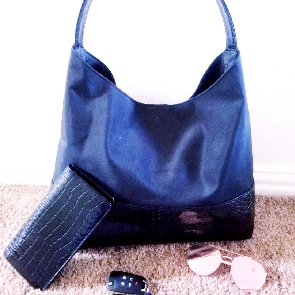 Today's Price- Women's Black Shoulder Bag